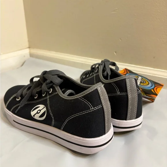 Heely’s Black Pro Canvas Skate Roller Shoes Size 7 - Picture 4 of 7